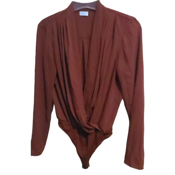 Aritzia Babaton Rust Plunging Deep V Bodysuit - Picture 4 of 9